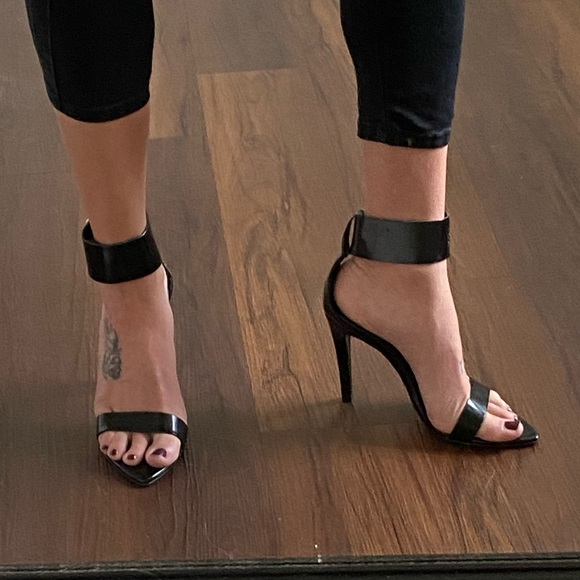 Zara Shoes - Zara Woman black pointed open toe strappy heels